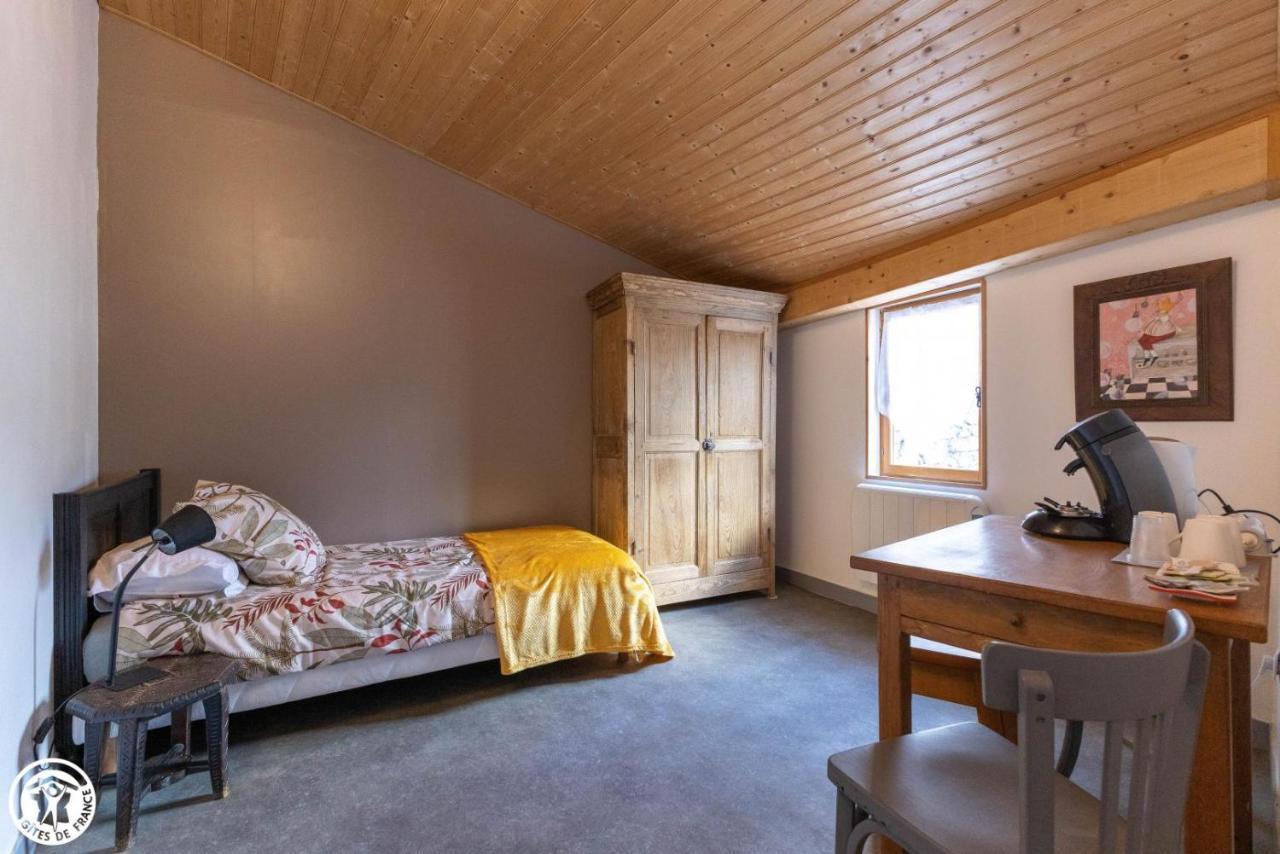 Chambre D'Hote De La Petite Toscane D'Auvergne Panzió Isserteaux Kültér fotó